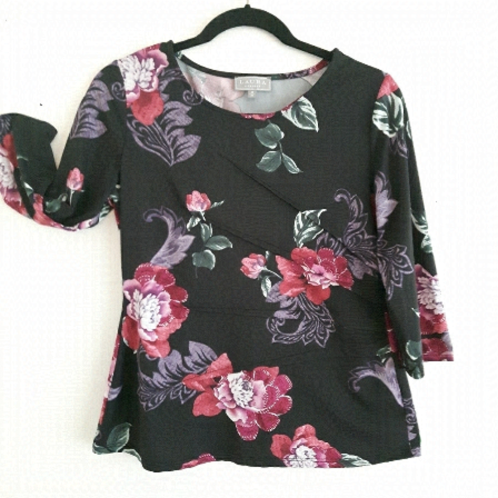 LAURA Petite Black Floral Top with Side Pleating. Size M EUC.